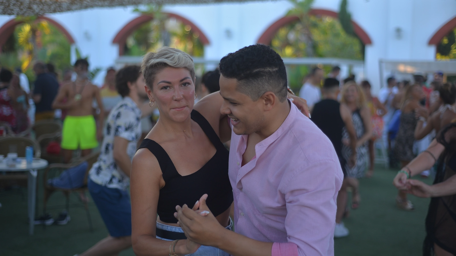 Alumnos en una clase de rumba afrocubana